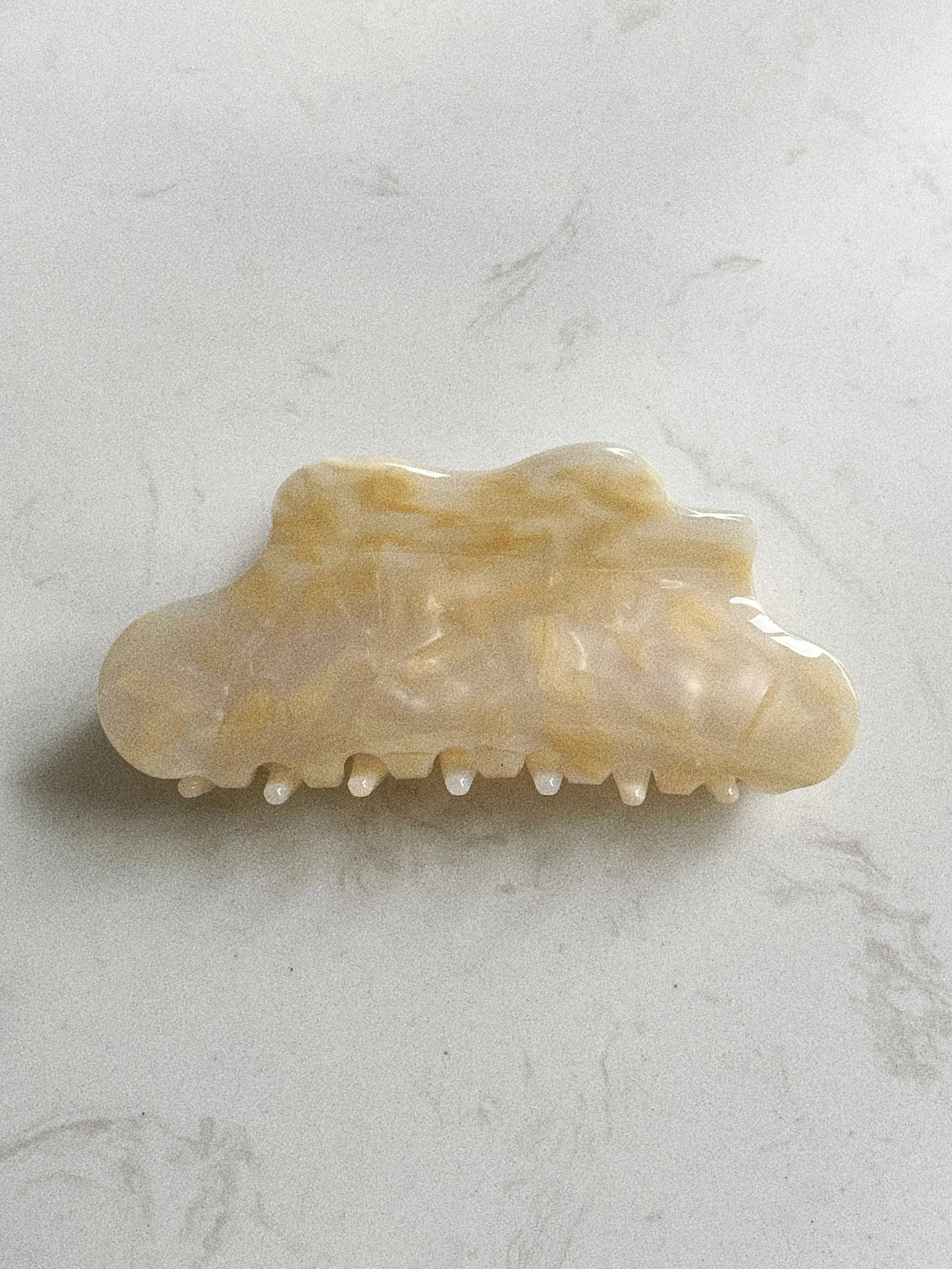 Cloud Curve Clip in Beige