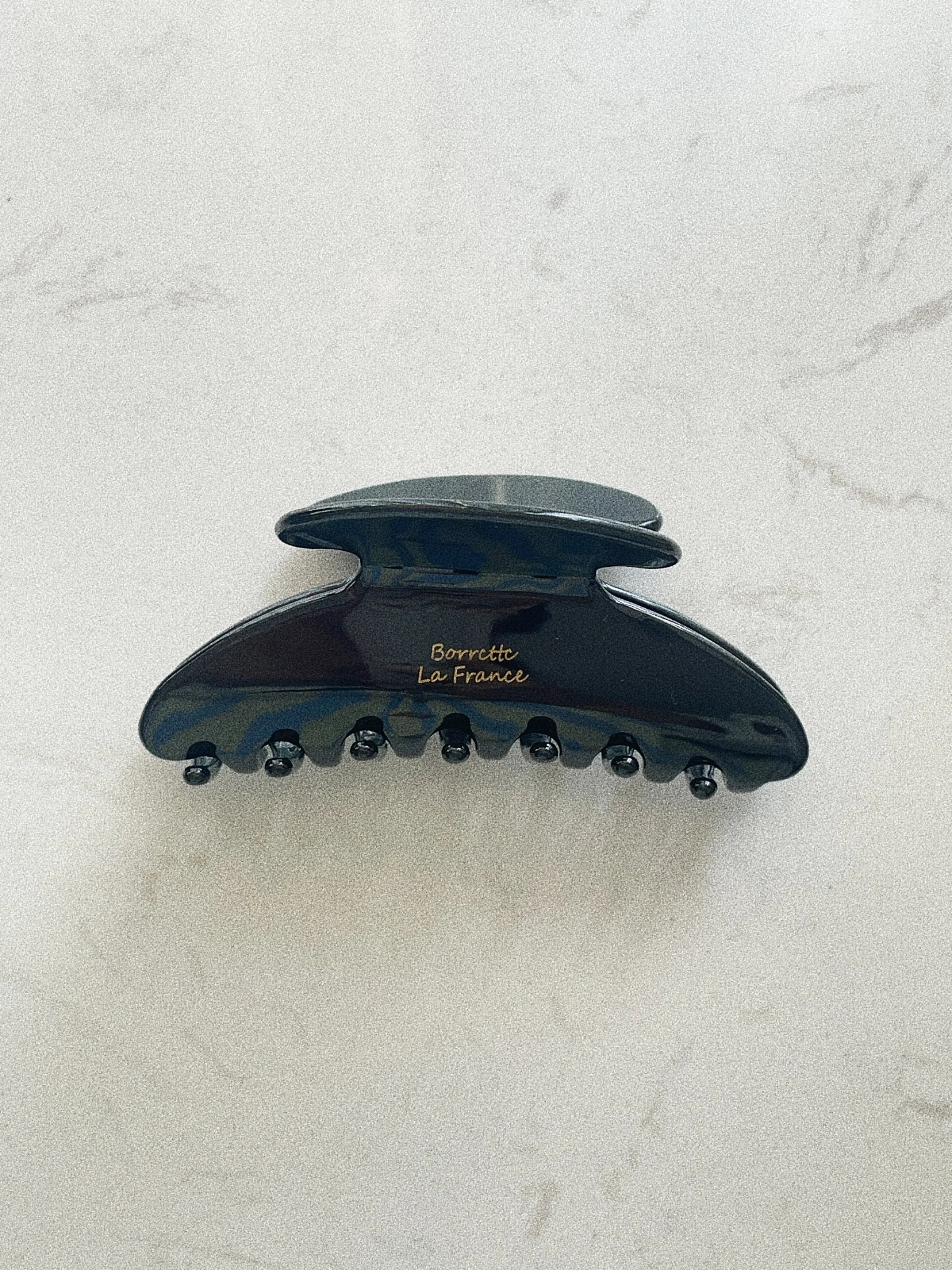 Elegant Clip in Gloss Black