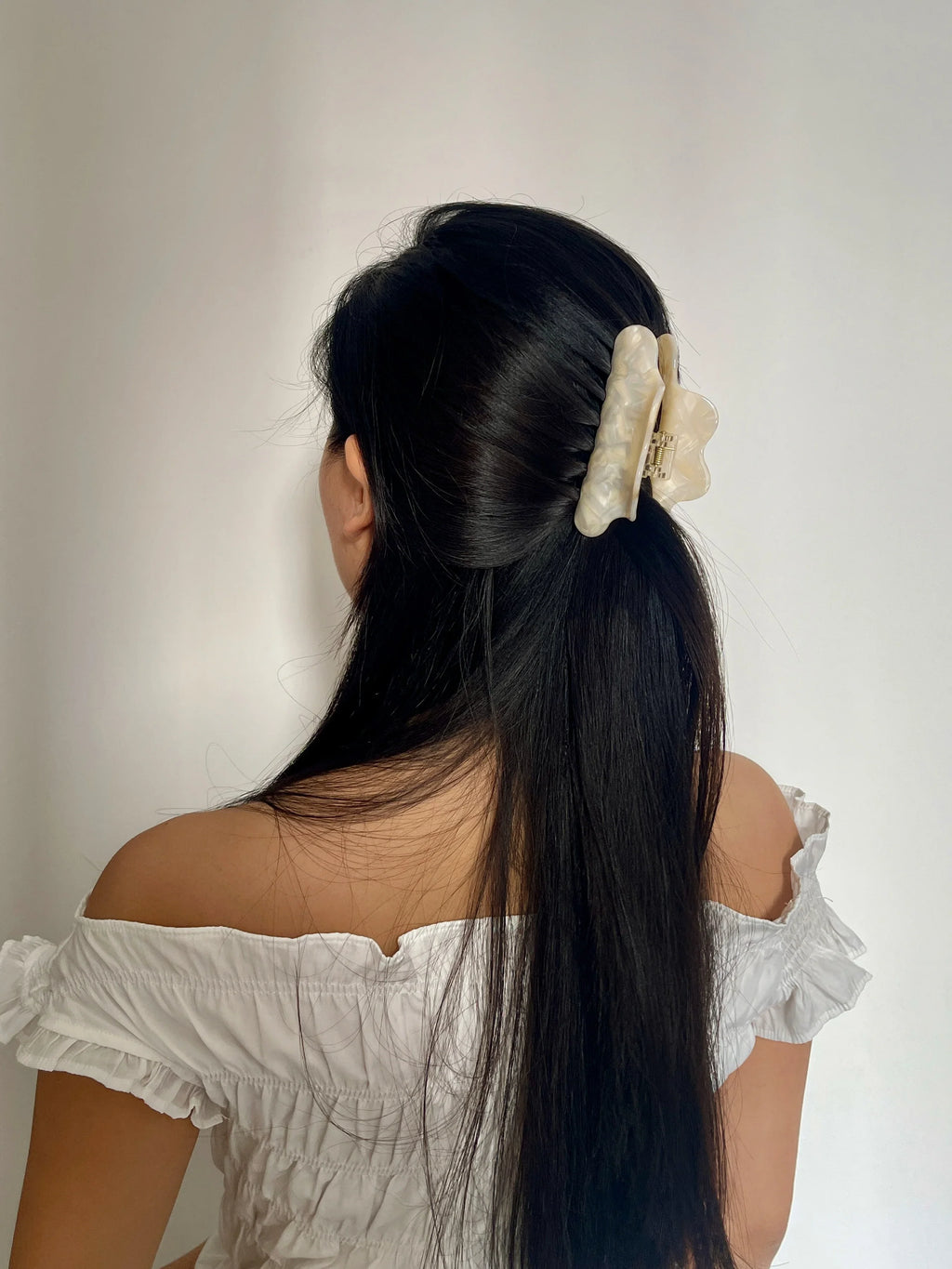 Cloud Curve Clip in Beige