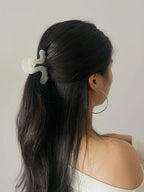 Double S - Shape Clip in Dazed